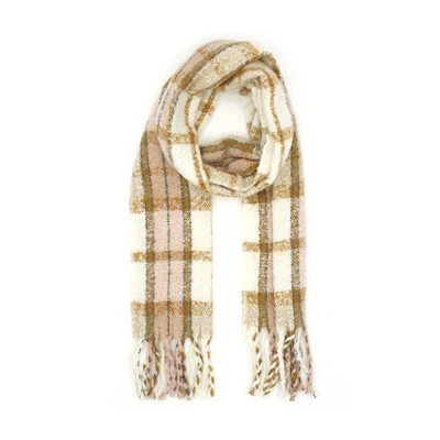 Are fringe scarves trendy in 2024?