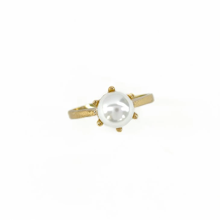 Gold Elegant Pearl Ring